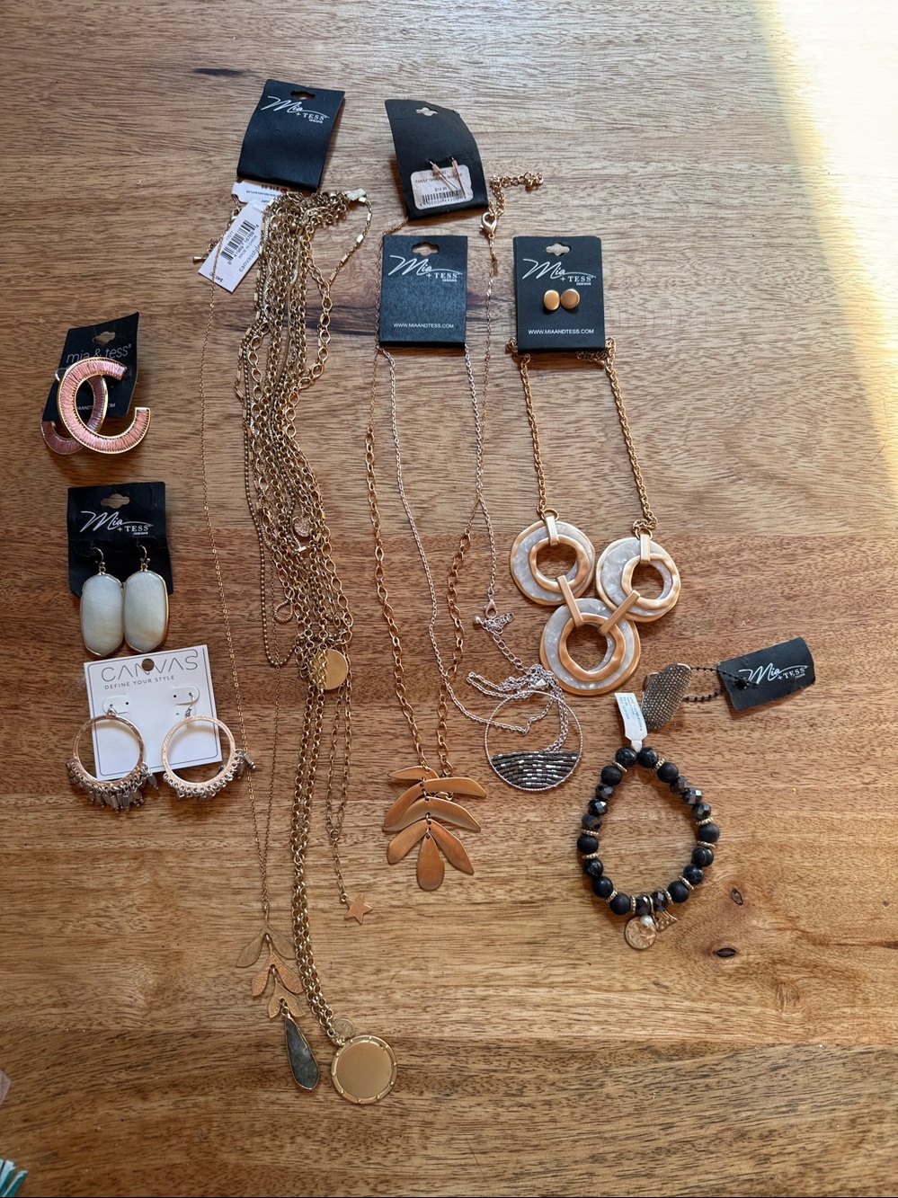 Lot of 10 Pieces of Mia & Tess Canvas Necklaces Bracelet Earrings Ring NWT